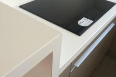 Blaty kuchenne białe z kwarcu blanco zeus silestone